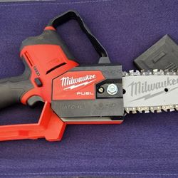 LIKE NEW MILWAUKEE M12 FUEL BRUSHLESS HATCHET PRUNING SAW TOOL ONLY 