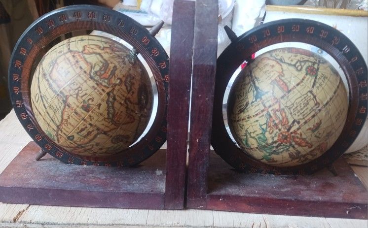 Vintage Pair of Old World Wood Globe bookends Hong Kong Rotating globe 70’s MCM