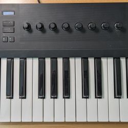 Native Instruments Komplete Kontrol A25 Controller Keyboard (With Original Box And Packaging)