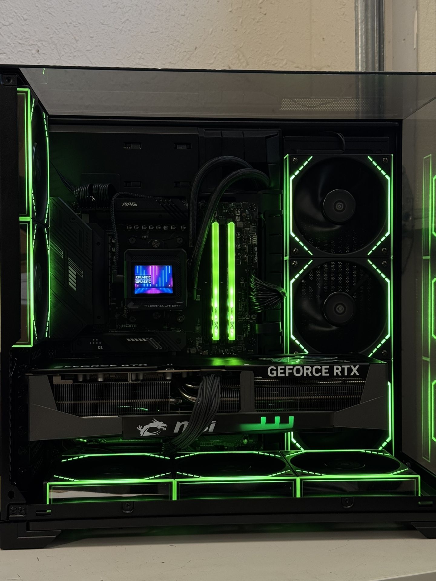 Ryzen 7 9800X3D / RTX 5090 Gaming PC