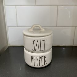 Rae Dunn Salt/Pepper Stackable