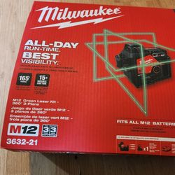 M12 green laser kit 360°, batery 4.0 and charger 165' pick up in posen