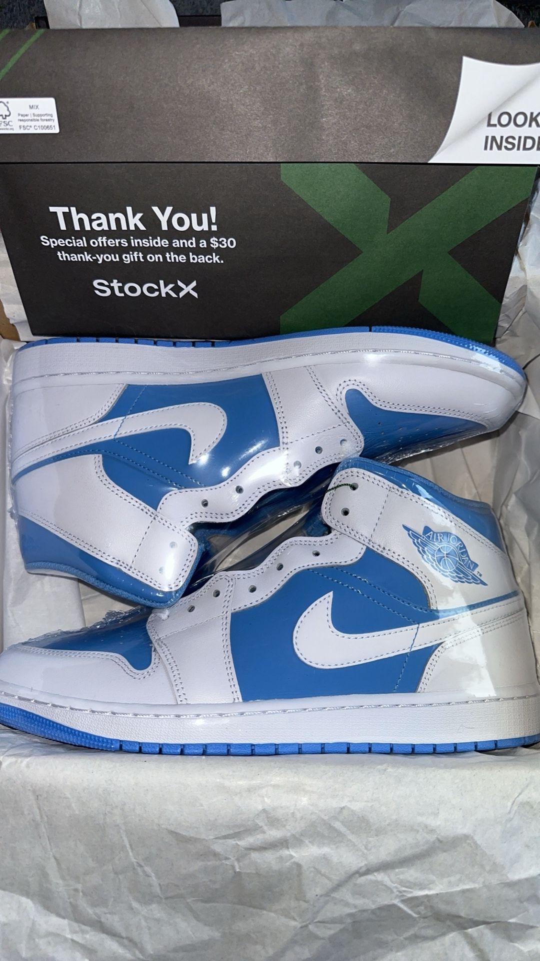 Jordan 1 Mid Legend Blue