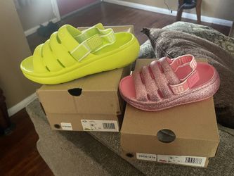 UGGS Brand New