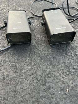 2 RadioShack strobe Lights (1 Needs New Bulb)