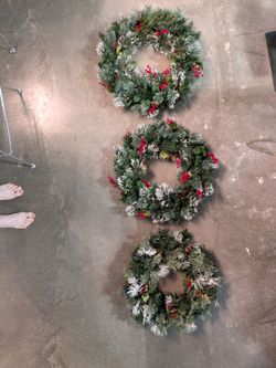 SET OF 3 FROSTED PRE-LIT CHRISTMAS WREATHS WITH BERRIES AND CONES