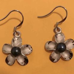 925 silver plumeria flower with black Tahitian pearl