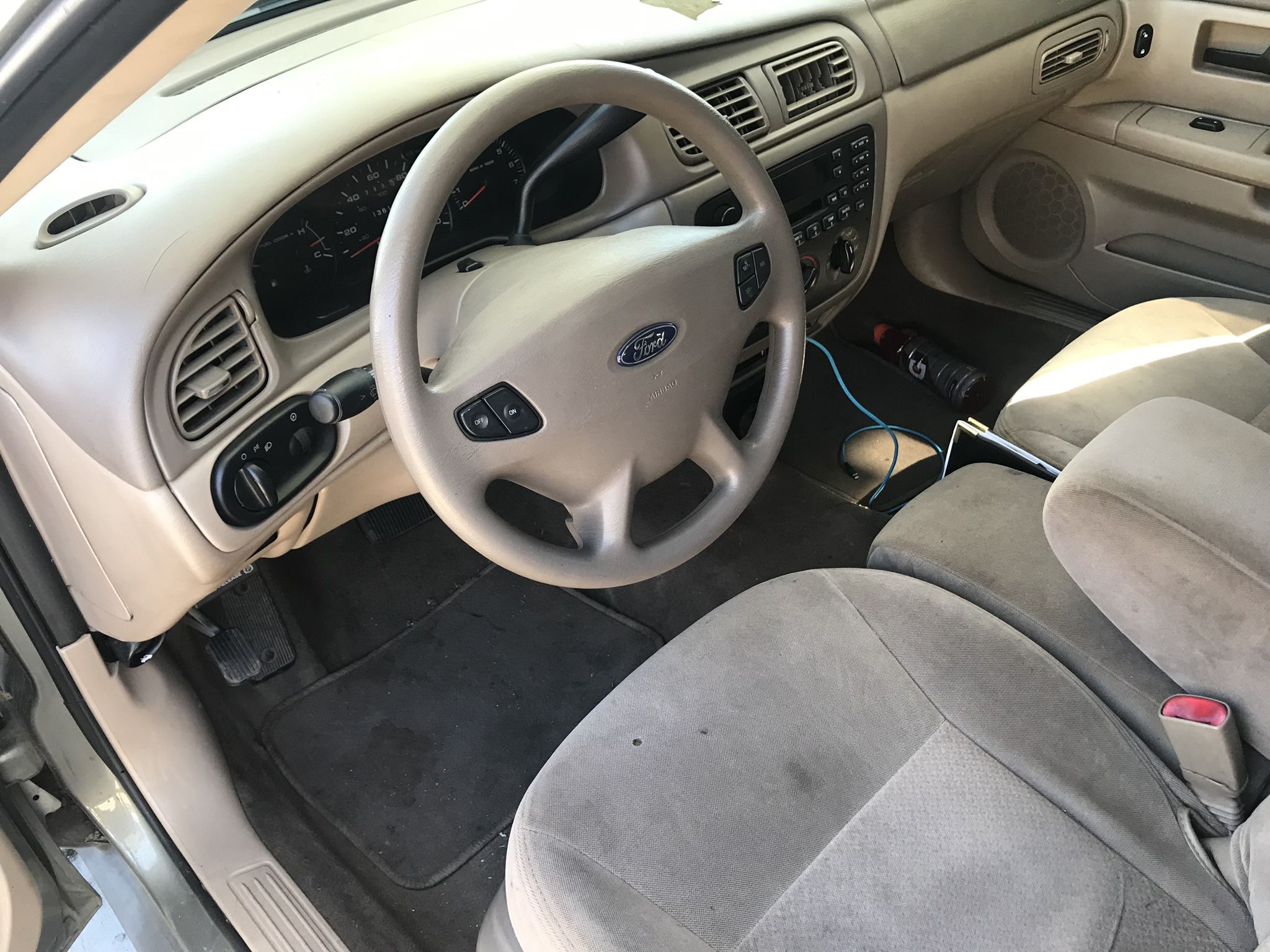 2003 Ford Taurus