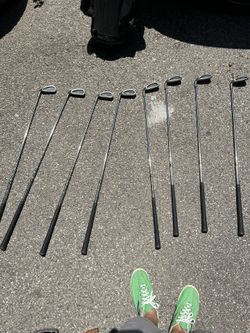 Used Golf Clubs! Comes With Bag