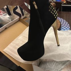 Women’s High Heel Stilettos Black With Gold Spikes