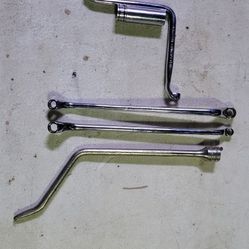 Lot of 5 snap on Wrenches, tools