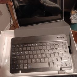 MEIZE TABLET WITH BLUETOOTH KEYBOARD, MOUSE, AND STYLIS