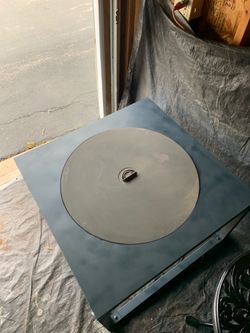 Heavy duty fire pit freshly painted great condition pick up ⬆️ n Elburn