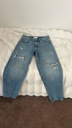 Zara Ripped  jeans mom high rise size 4