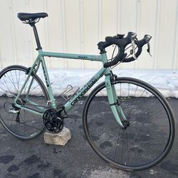 Cannondale R500 Road Bike
