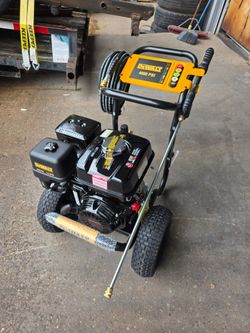 Dewalt 4000 PSI 3.5 GPM Gas Pressure Washer with Honda GX270 Engine, Commercial Power Cleaner