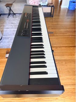 Teclado profesional Roland RD-150