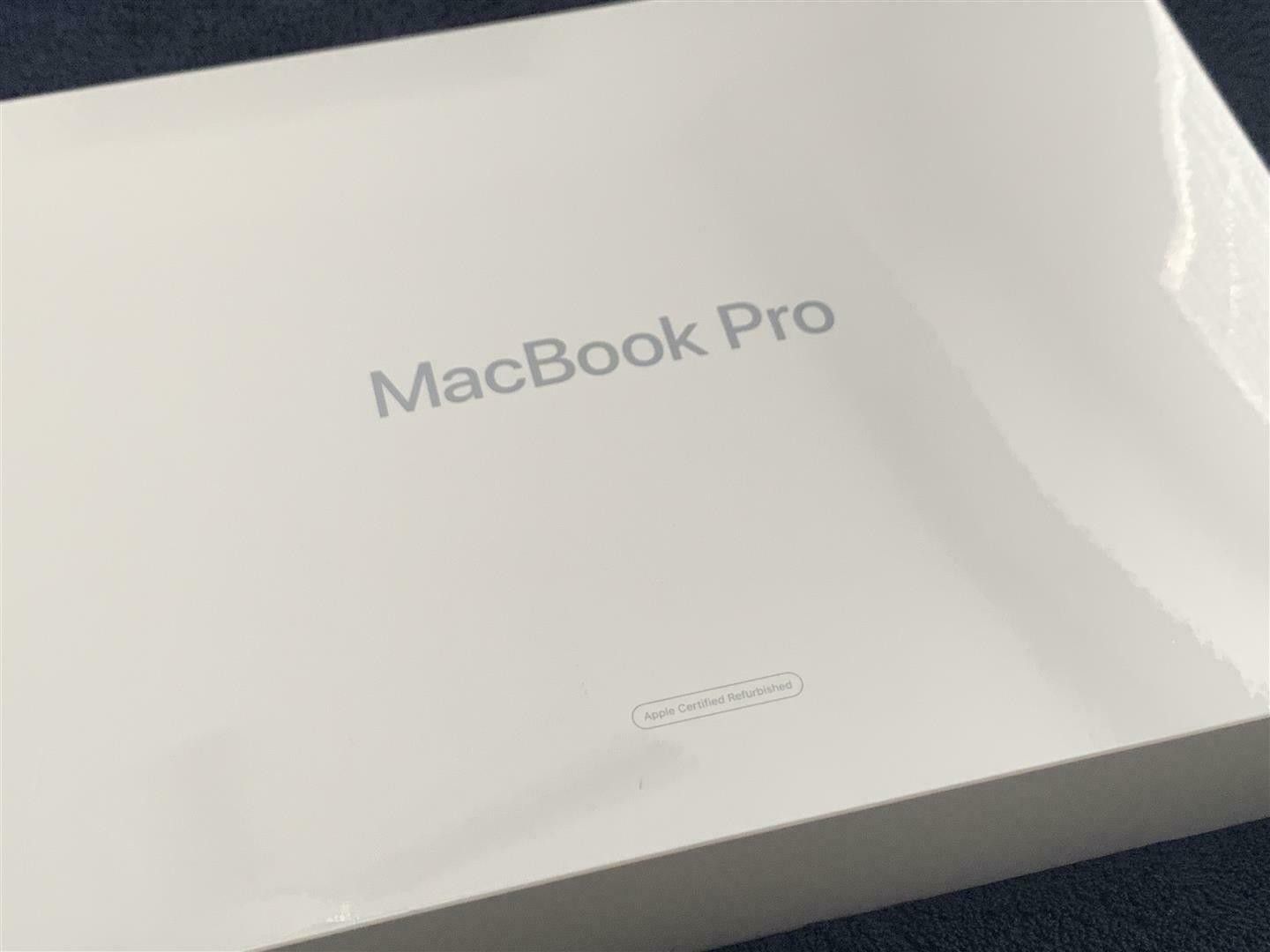 15.4-inch MacBook Pro 2.6GHz 6-core i7 2.6Ghz Touchbar 2019 16gb Ram 256gb ssd