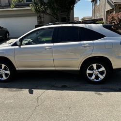 2004 Lexus 330
