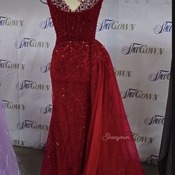 beautiful red prom dress