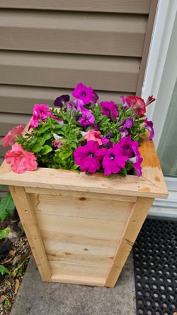 Wooden planter box