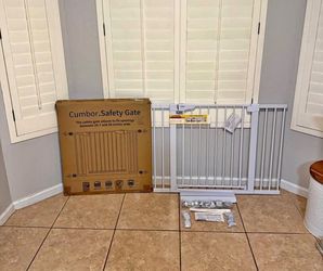 Extra Wide Adjustable Pet Gate / Safety Gate - Fits Openings 29.7” - 46”