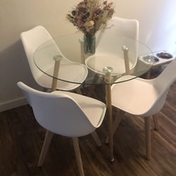 Set Of 4 Chairs 🪑 