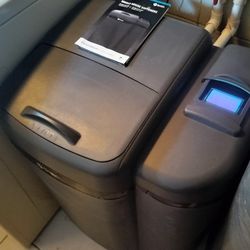 QA Smith Water Softener. Like New 