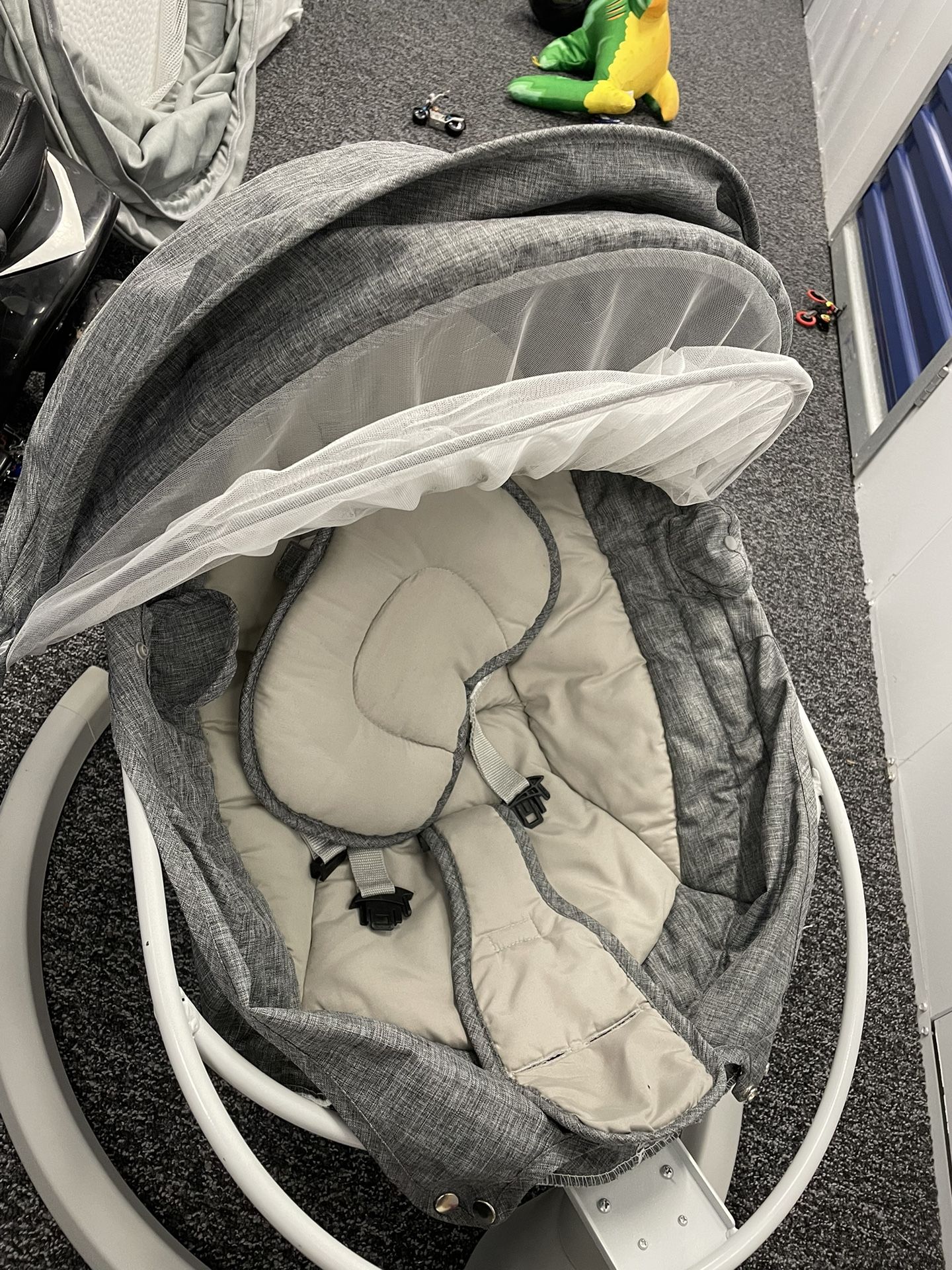 Neutral Infant Swing