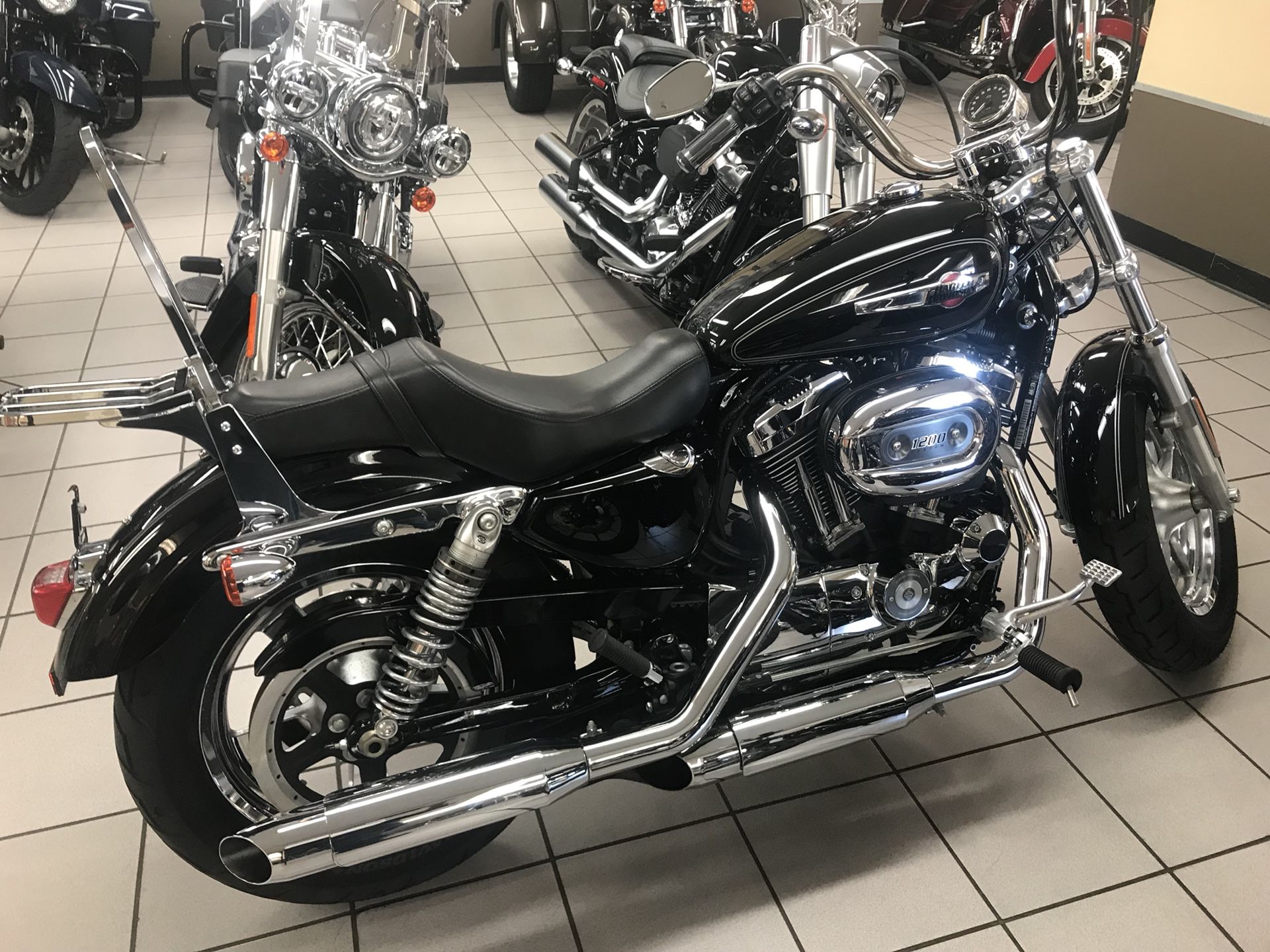 2016 Sportster 1200 Custom Low we Finance