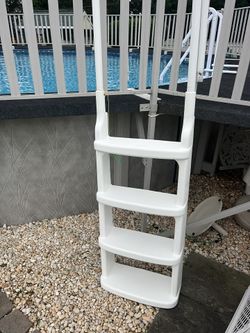 White Above Ground Pool Entrance Ladder With Flanges