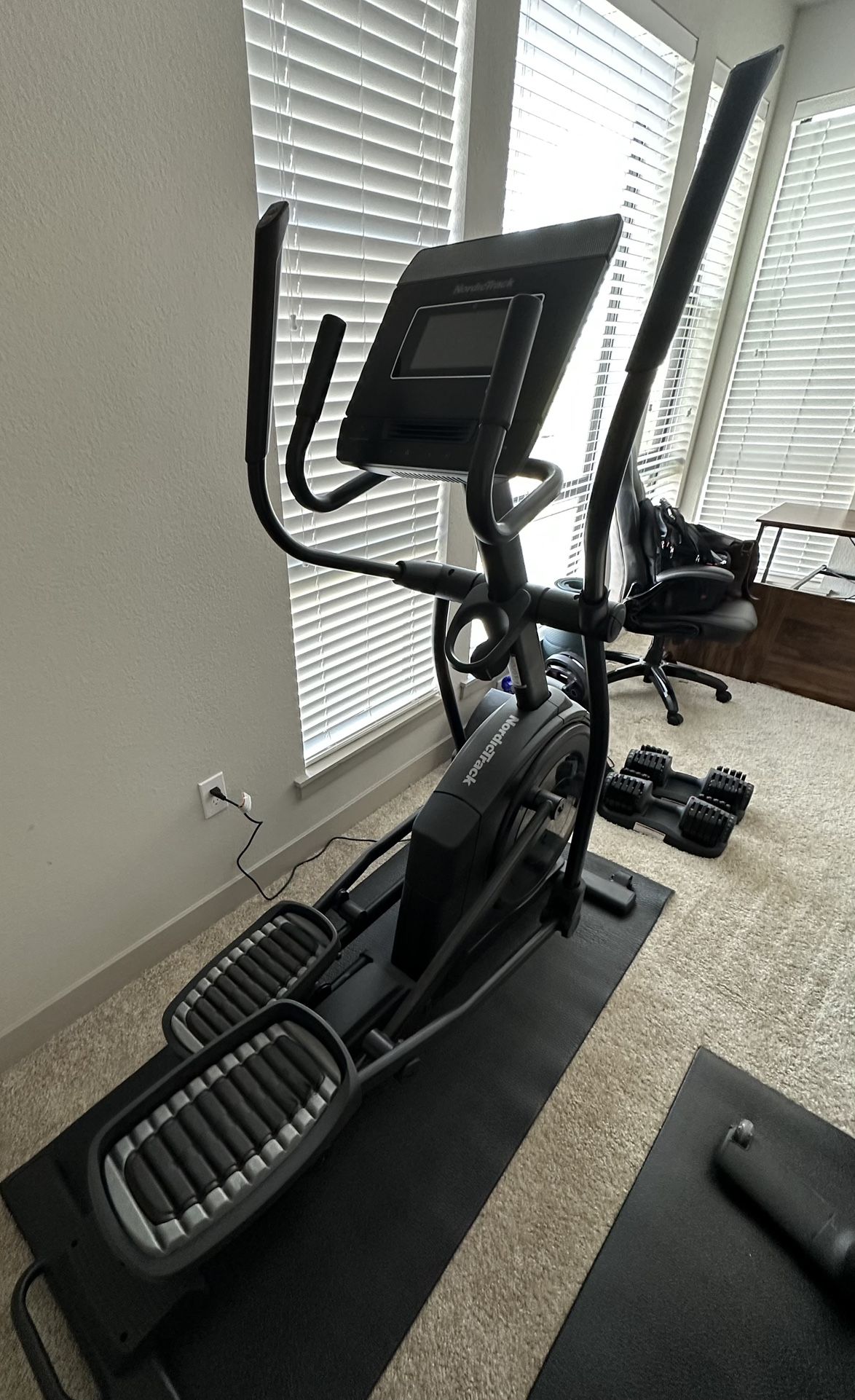NORDIC TRACK ELLIPTICAL (AIRGLIDE 7I)