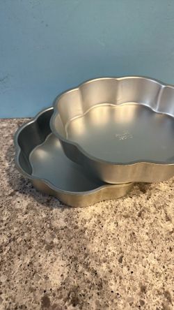 Ruffle Edge Cake Pans