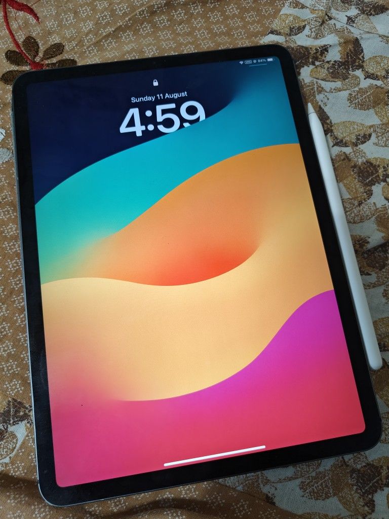Ipad Pro 2nd Gen Cellular With Apple Pencil.
