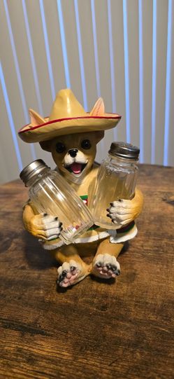 Chihuahua Salt holder figure