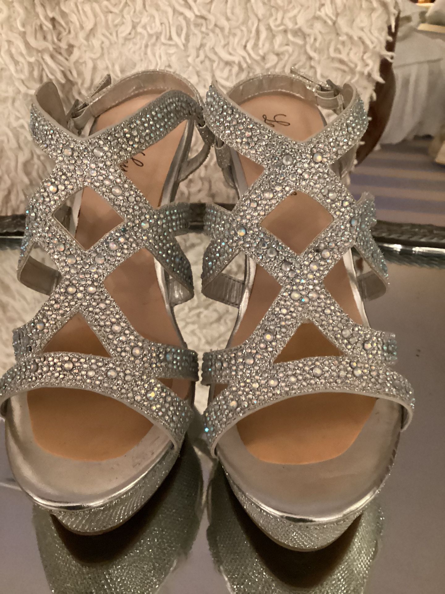 Lauren Larraine Silver Sparkle 9 1/2 Heels 
