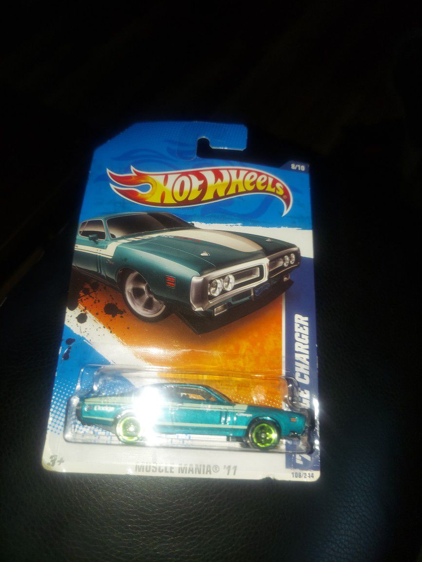 New Hotwheels 71 Dodge Charger