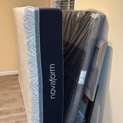 Queen Size Bed Light Grey 