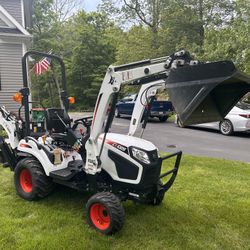 2022 Bobcat 1025 Tractor Loader Backhoe. 