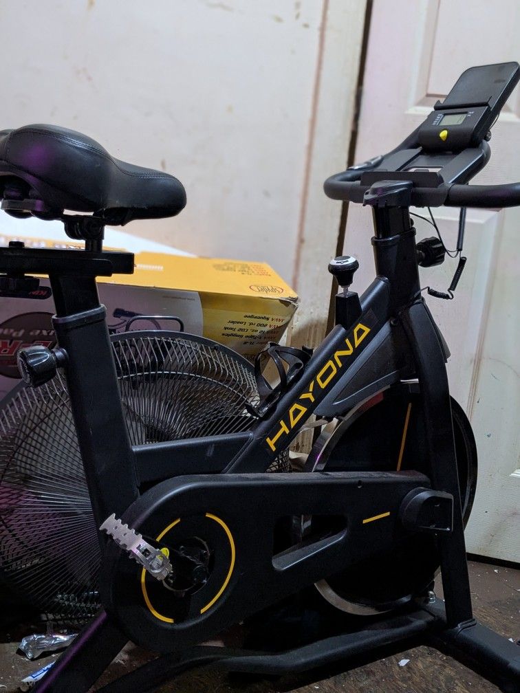 Hayona Spinner Bike 35lb Flywheel 300lb Wt Limit BRAND NEW
