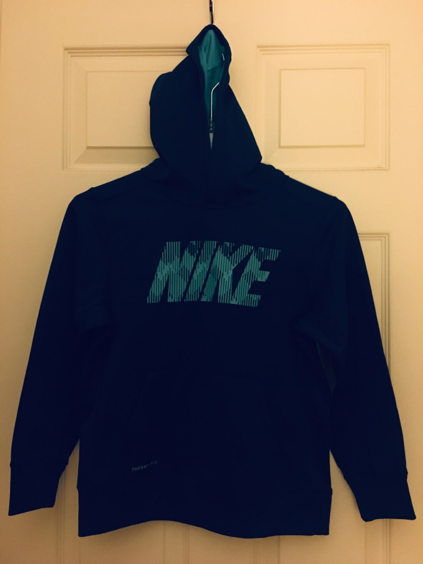2 Nike Pullover Hoodies Boys Medium Jackets