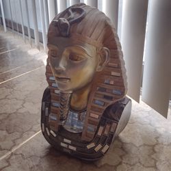 Egyptian Sphinx Statue $10
