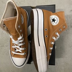 New Women’s Converse Sz 7 Shoes Platform 