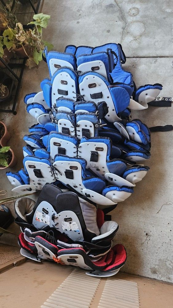 FOOTBALL SHOULDER PADS MULTIPLE SIZES