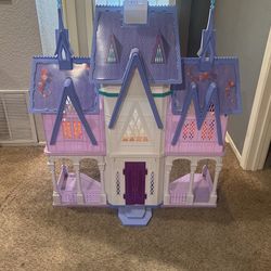 Frozen Dollhouse