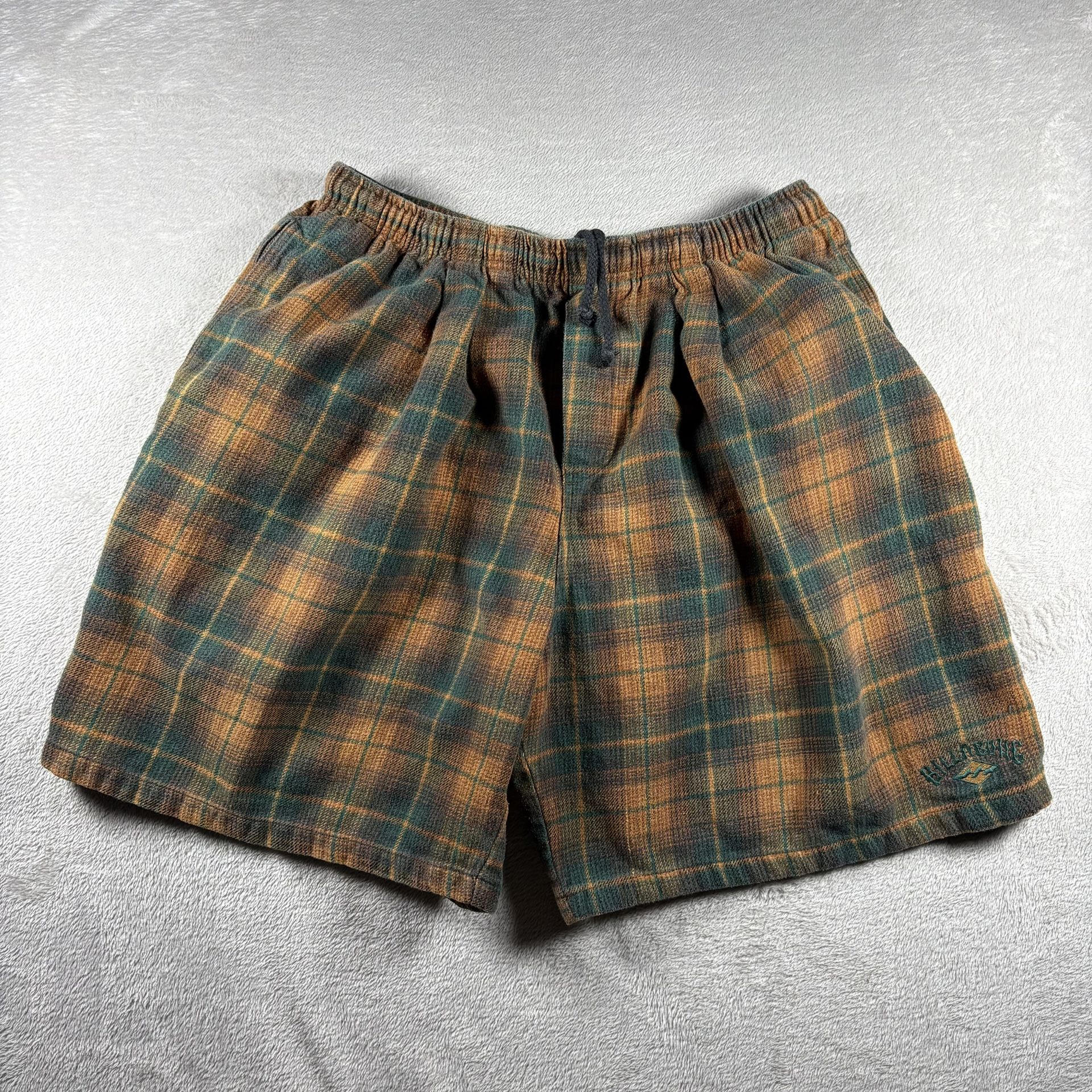 Vintage Men’s 34 Billabong Flannel Plaid Shorts Wide Logo Patch Surf USA #3075