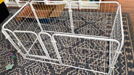 Pet pen with door