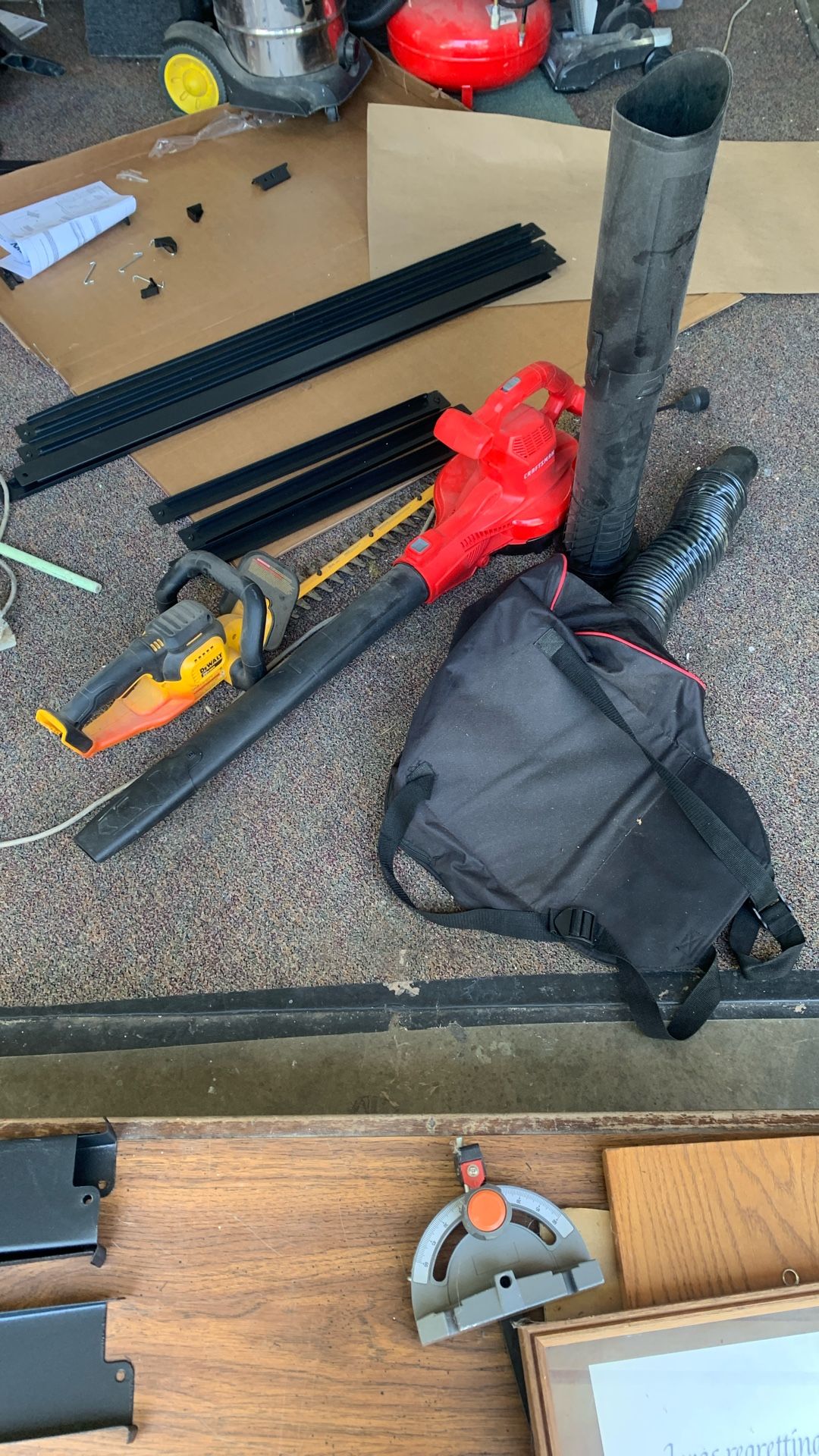 Craftsman Leaf Blower / Sucker Brand New / Dewalt Edger No Battery