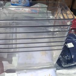 Plastic storage containers