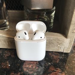 Apple AirPods 